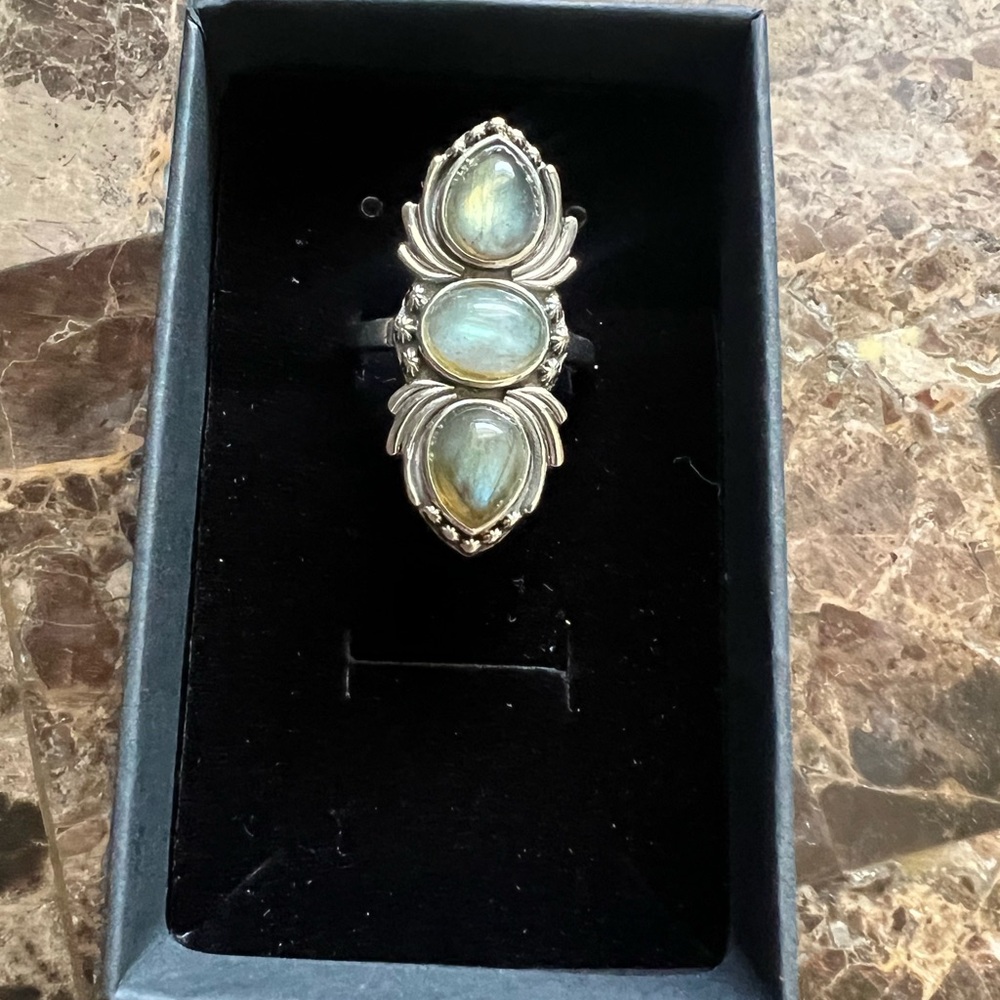 Hespera Ring